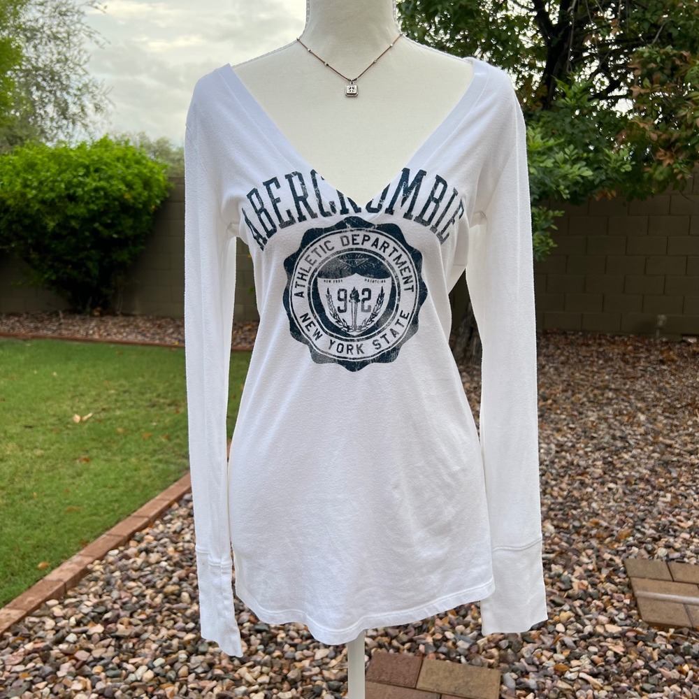 vintage y2k abercrombie & fitch graphic v neck long sleeve top